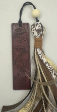 Load image into Gallery viewer, Botanical Wood Bookmark with Tassel
