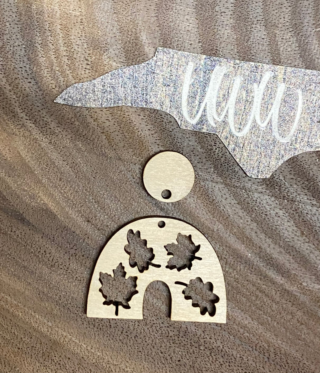 Leaf arch with stud connector