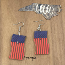 Load image into Gallery viewer, American Flag Pattern Acrylic Dangles
