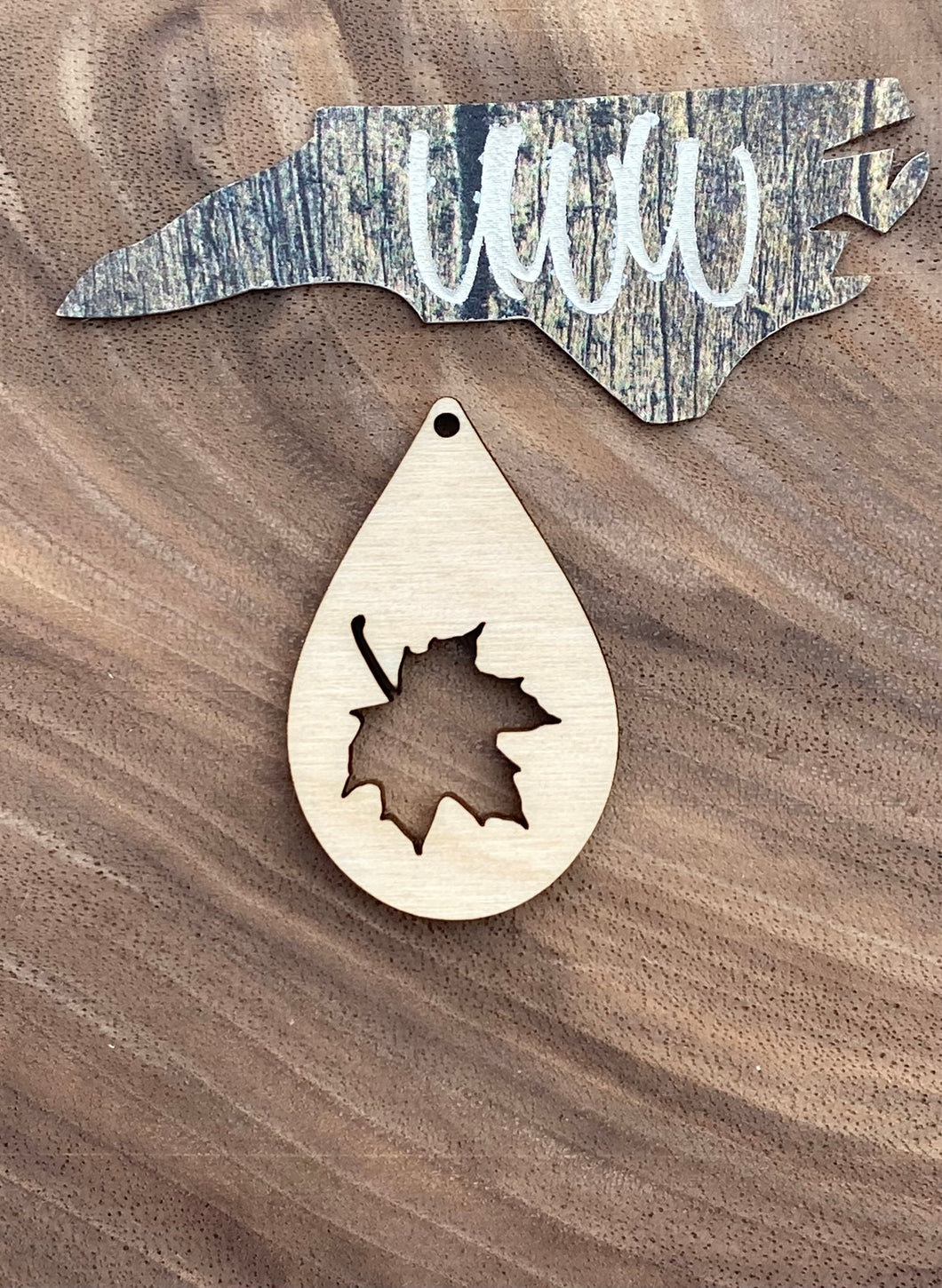 Maple leaf Teardrop